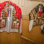 Gostynnyi Dvir U Marichky