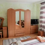 Gostynnyi Dvir U Marichky