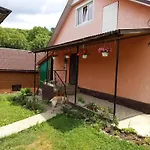 Gostynnyi Dvir U Marichky Guest house