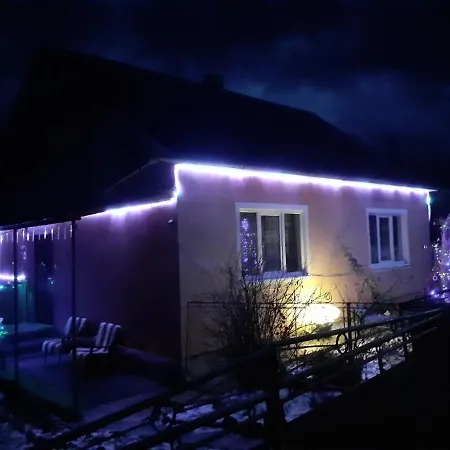 Gostynnyi Dvir U Marichky Konukevi Lazeshchyna