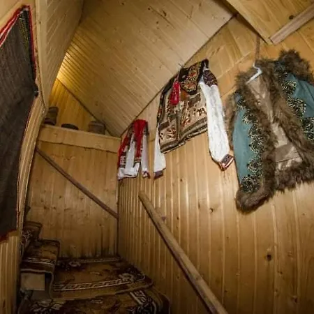 Gostynnyi Dvir U Marichky Guest house