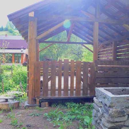 Guest house Gostynnyi Dvir U Marichky Lazeshchyna