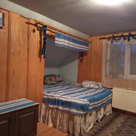 Gostynnyi Dvir U Marichky