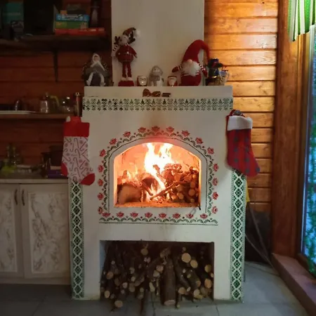 Konukevi Gostynnyi Dvir U Marichky