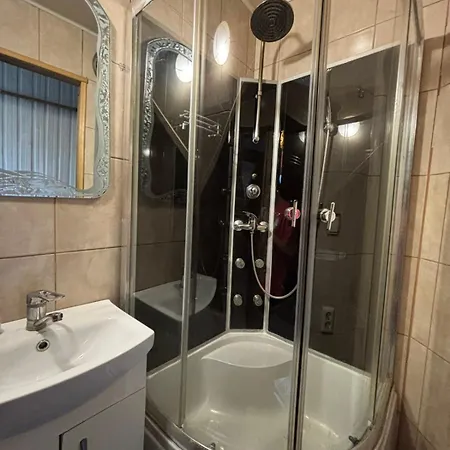 Guest house Gostynnyi Dvir U Marichky Lazeshchyna