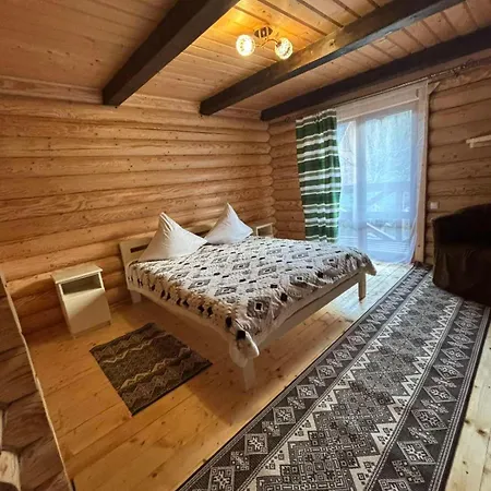 Gostynnyi Dvir U Marichky Guest house *