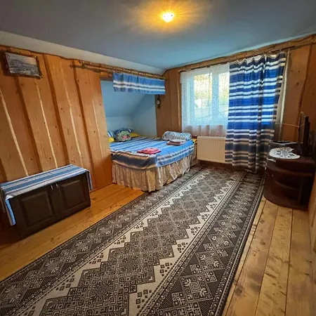 Gostynnyi Dvir U Marichky Guest house Lazeshchyna