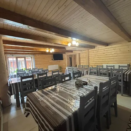 Guest house Gostynnyi Dvir U Marichky Lazeshchyna
