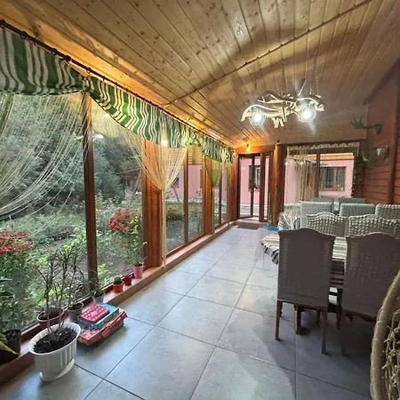 Guest house Gostynnyi Dvir U Marichky