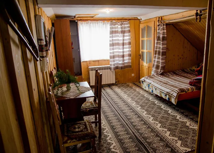 Konukevi Gostynnyi Dvir U Marichky *