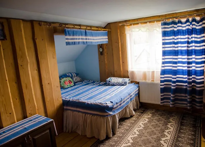 Gostynnyi Dvir U Marichky Konukevi
