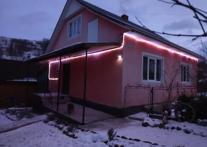Gostynnyi Dvir U Marichky