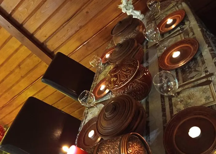 Konukevi Gostynnyi Dvir U Marichky Lazeshchyna