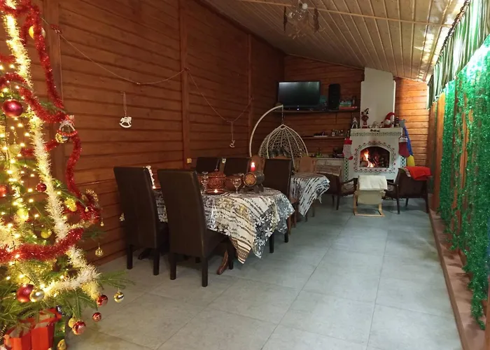 Gostynnyi Dvir U Marichky * Lazeshchyna