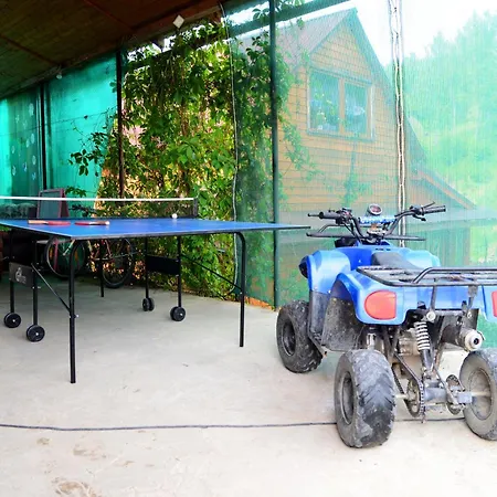 Gostynnyi Dvir U Marichky